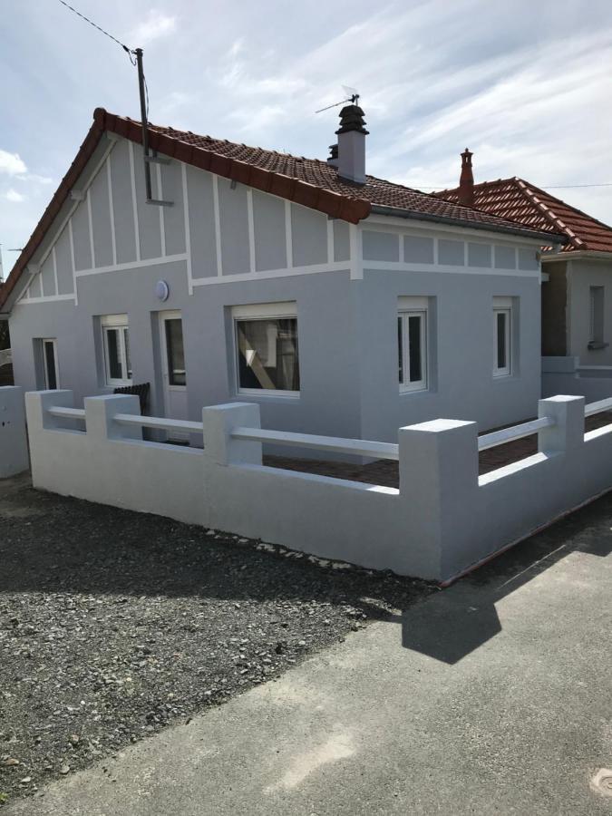 Villa Proche Mer St Martin De Brehal Exterior photo